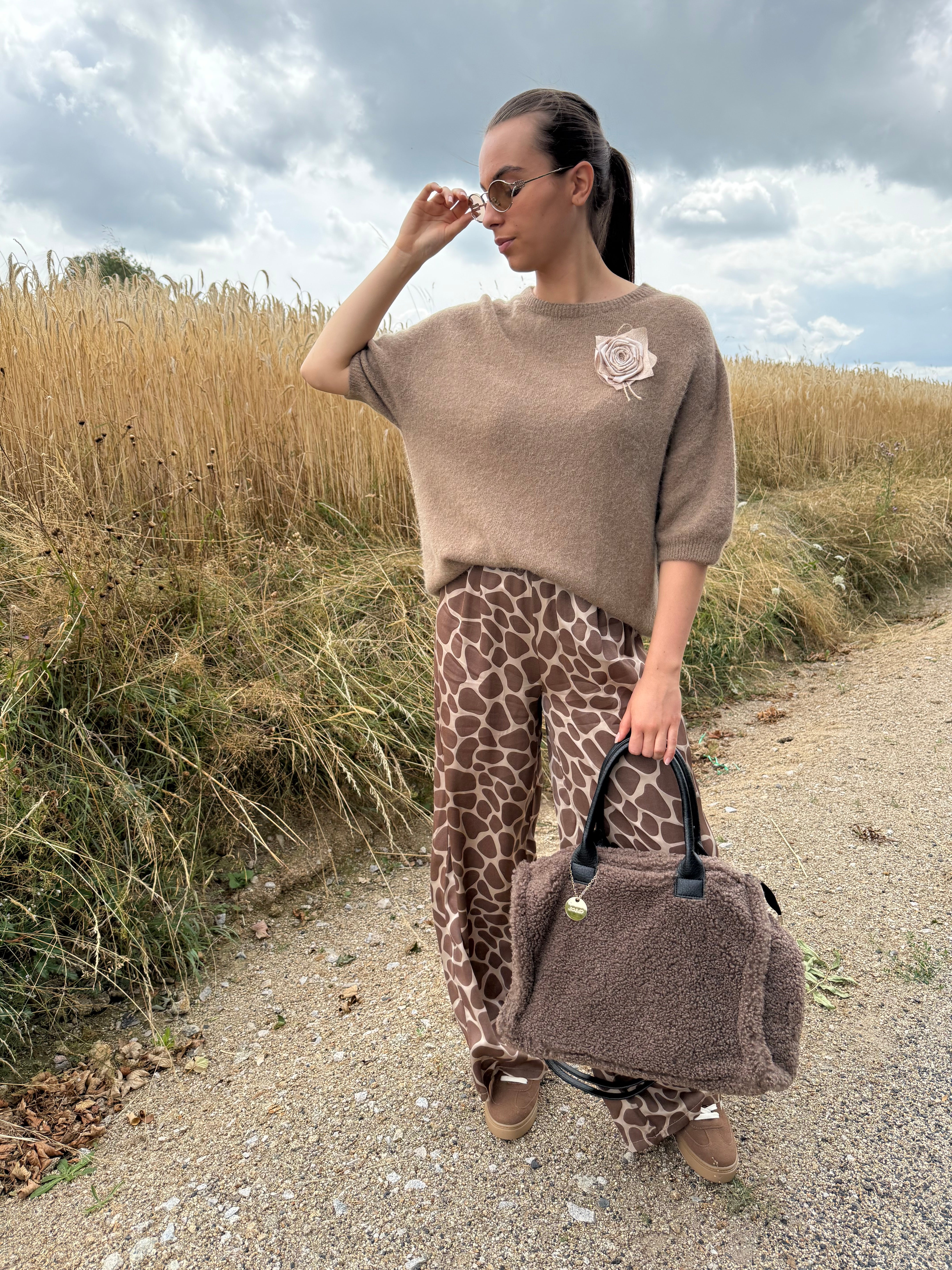 Pull | EGLANTINE | Camel